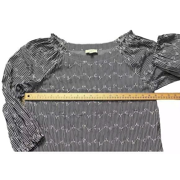 LOFT Outlet Eyelet Blouse Size Medium Navy Blue Stripe Gathered Shoulder Cuffs - Picture 8 of 11